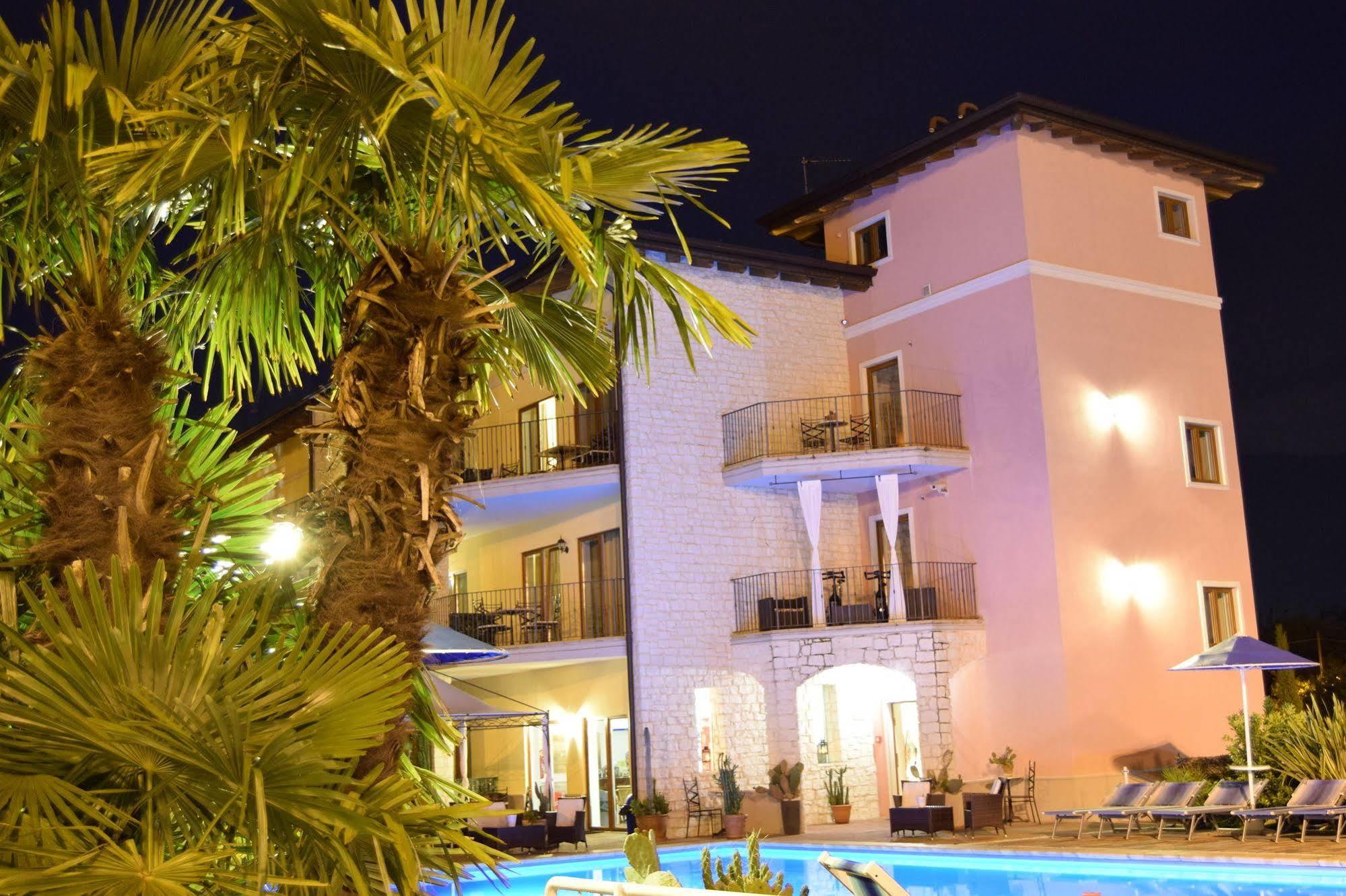 Residenza Le Due Torri Aparthotel Ρίβα ντελ Γκάρντα Εξωτερικό φωτογραφία