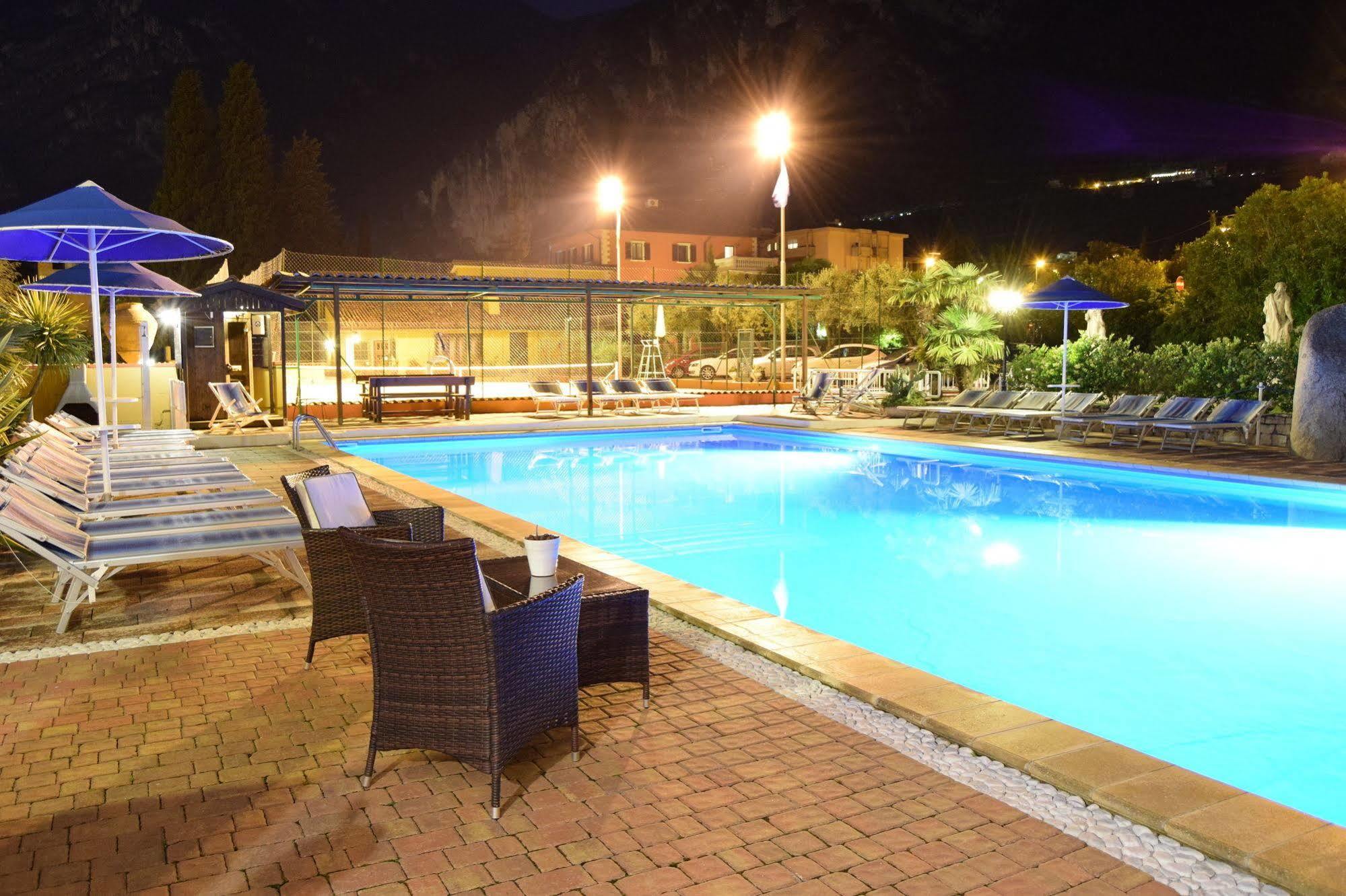 Residenza Le Due Torri Aparthotel Ρίβα ντελ Γκάρντα Εξωτερικό φωτογραφία